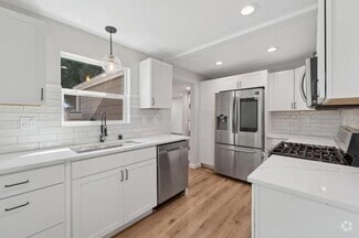 Building Photo - 923 N 98th St