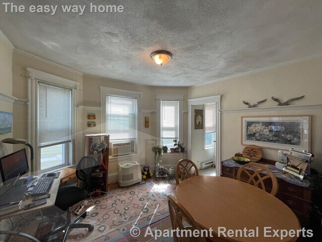 Building Photo - 11-15 Orrin St Unit #2