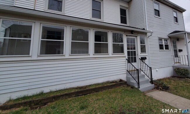 Foto del edificio - 134 Bristol St