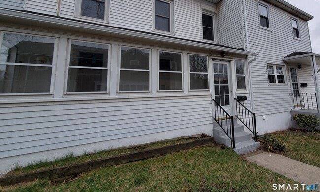 Building Photo - 134 Bristol St