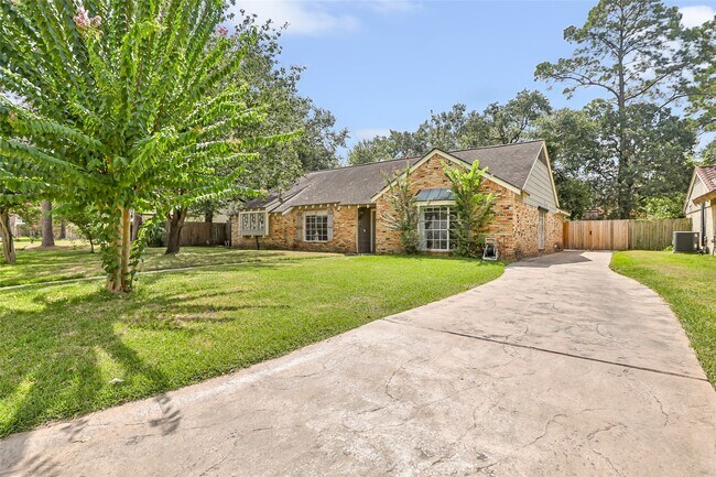 Foto del edificio - 211 W North Hill Dr