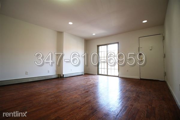 Building Photo - 216 Lexington Ave