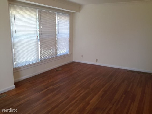 Building Photo - 4 br, 2 bath House - 402 Wolfe Ave