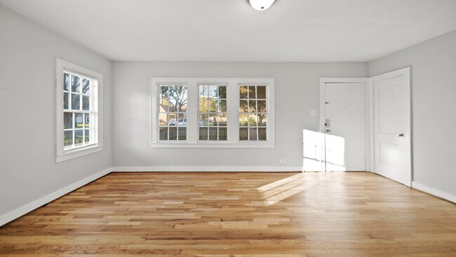 Foto del edificio - 213 12th Ave N