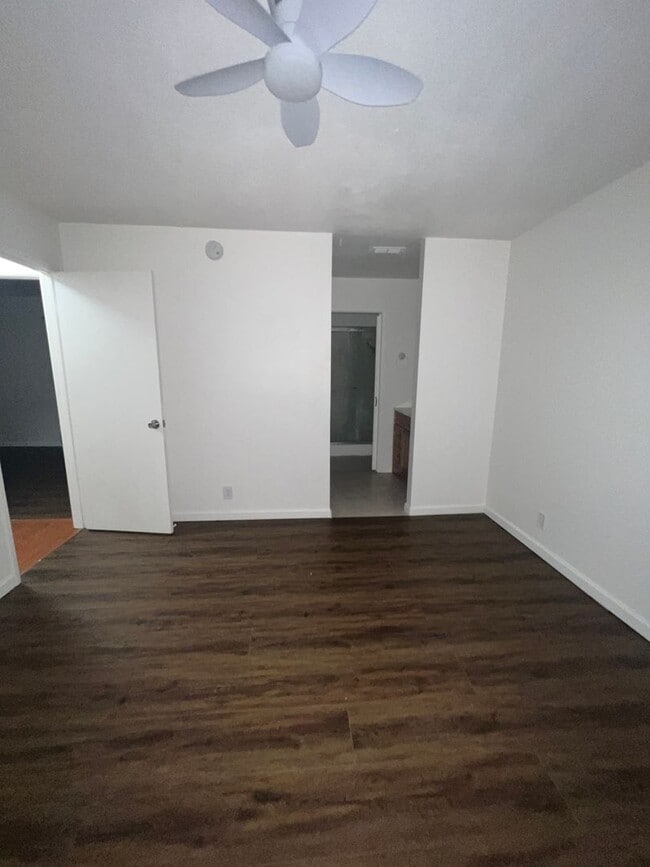 Building Photo - Charming 2-Bedroom, 2-Bath house