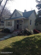 Building Photo - 20 Lockwood Pl