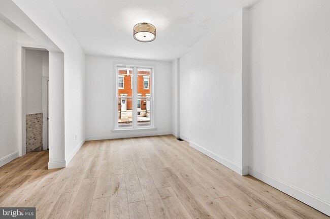 Building Photo - 1605 Darley Ave