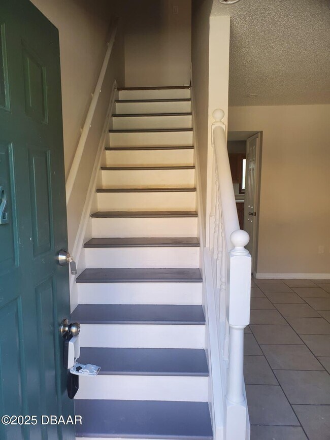 Foto del edificio - 814 N Halifax Ave