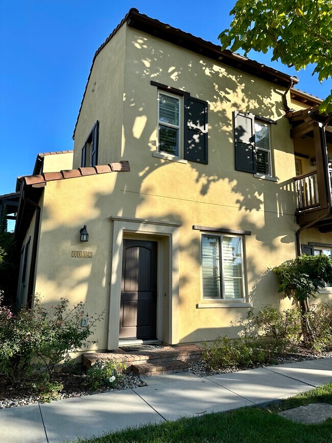 Building Photo - 1110 Arbol Way