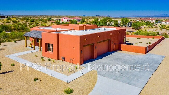 Building Photo - 335 Latigo Way