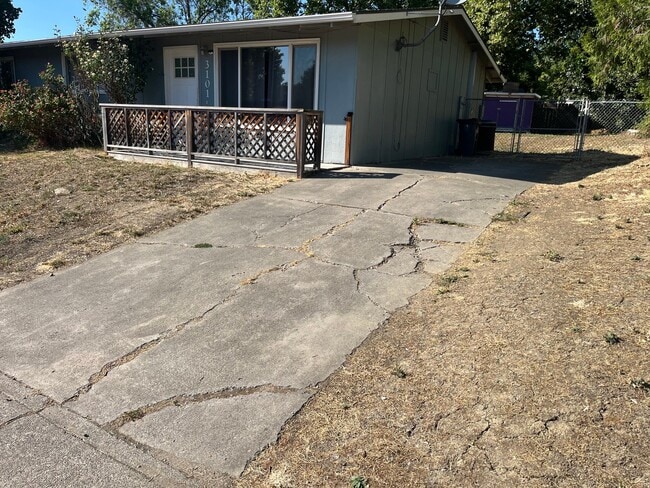Building Photo - 3101 Juanipero Way