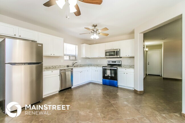 Foto del edificio - 41889 W Sunland Dr