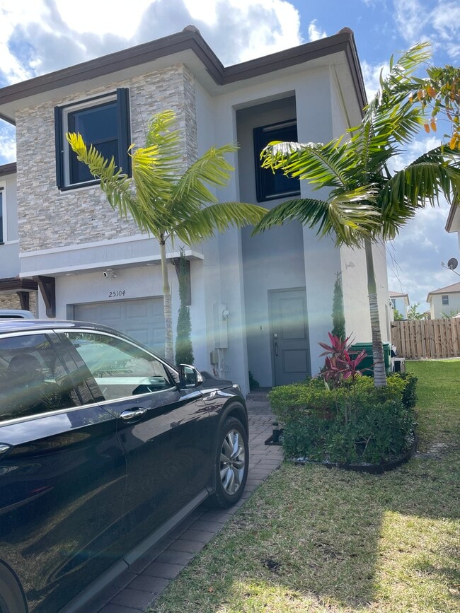 Building Photo - 25104 SW 107th Ct