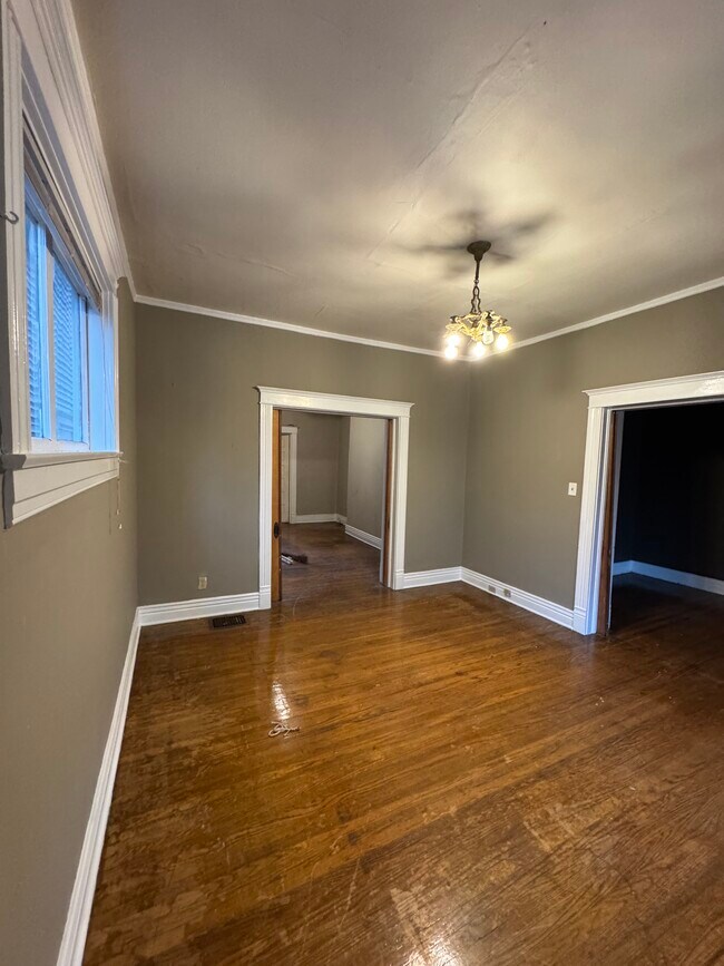 Building Photo - 2026 Alta Ave