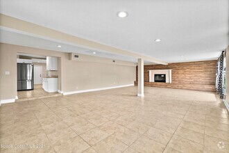 Building Photo - 2619 Lorna Dr