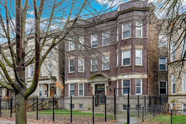 Building Photo - 6360 S Greenwood Ave