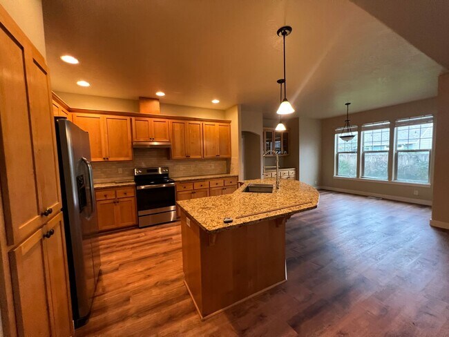 Building Photo - $250.00 Off Move in Costs - Dog Friendly V...
