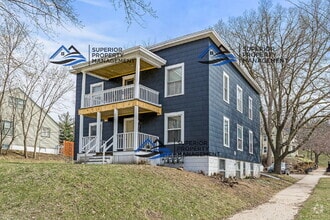 Building Photo - 3101 NE Tyler St
