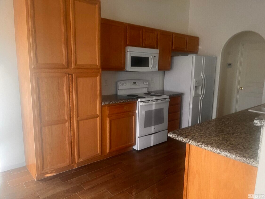 Foto del edificio - 1637 Meadows Ave