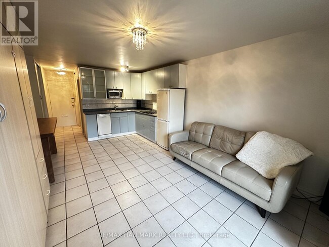 Building Photo - 123 Woodbine Ave