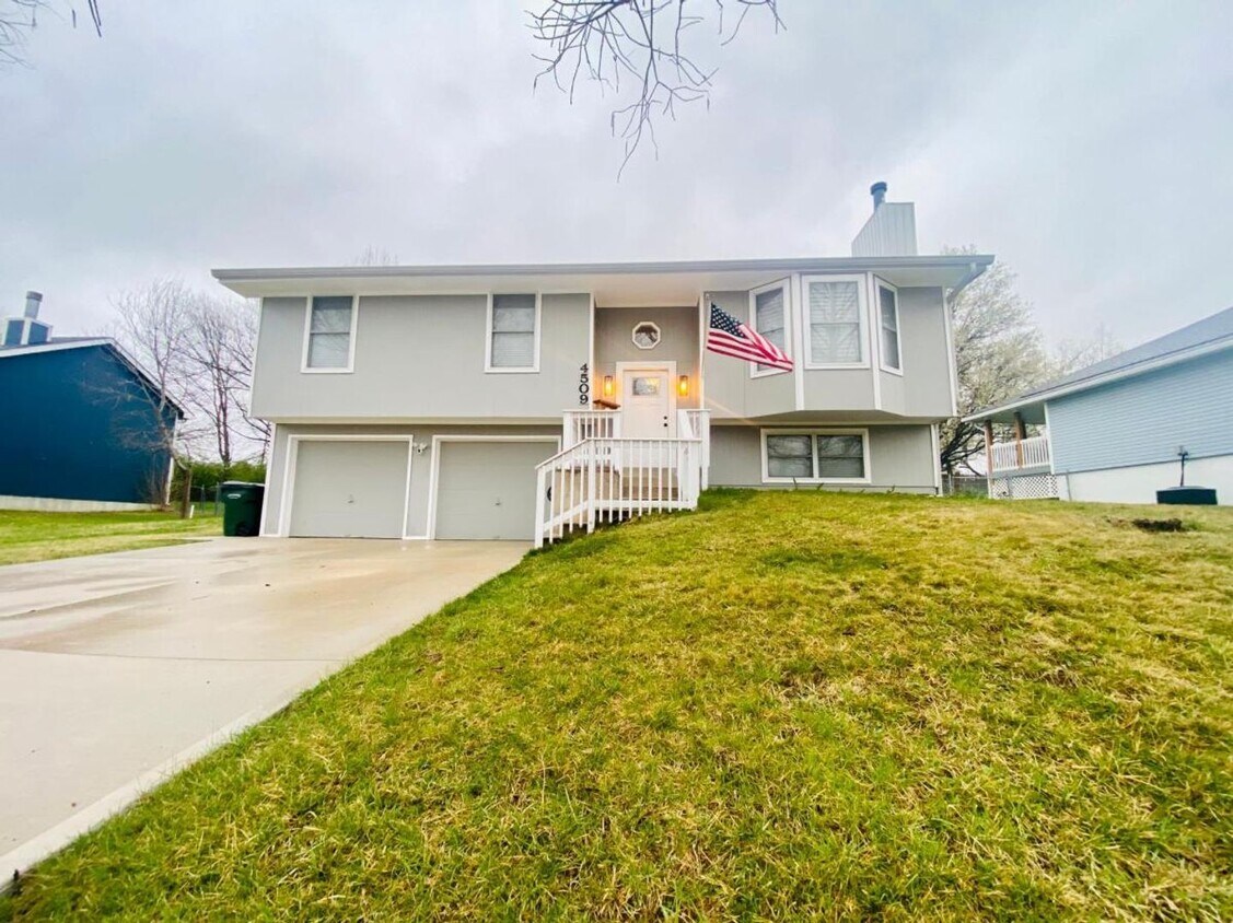 4509 Parkway Dr, Leavenworth, KS 66048 House Rental in Leavenworth
