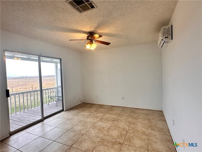 Building Photo - 158 Stockmen Ln