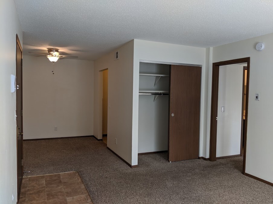 Foto principal - 5354 Monroe St