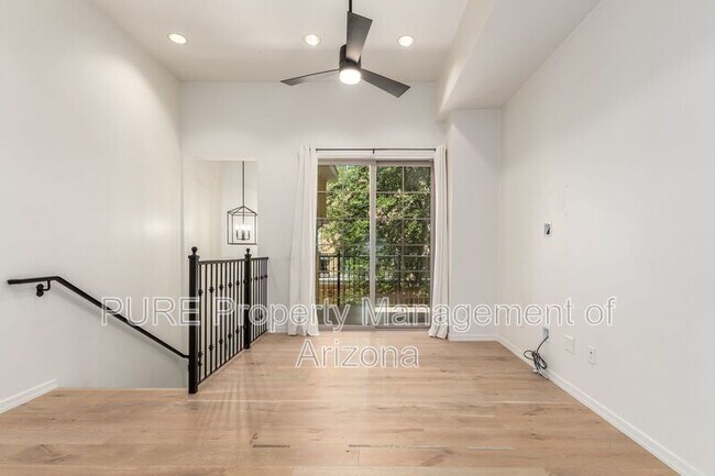 Photo - 421 W 6th St Townhome
