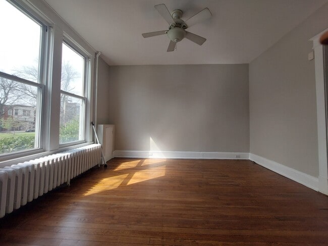 Foto del edificio - 1330 G St SE