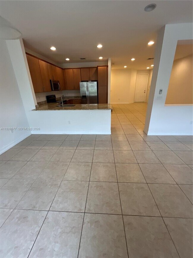 Building Photo - 115 Riverwalk Cir E