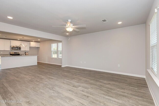 Foto del edificio - GORGEOUS HOME FOR RENT