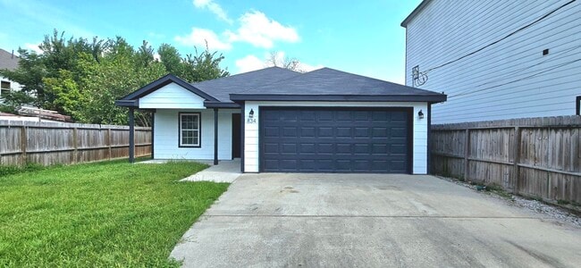 Building Photo - 834 Elkhart St