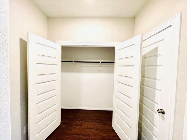Foto del edificio - 2164 Woodland Pine Dr