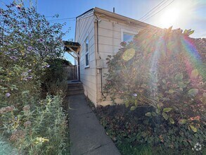 Building Photo - 1226 K St