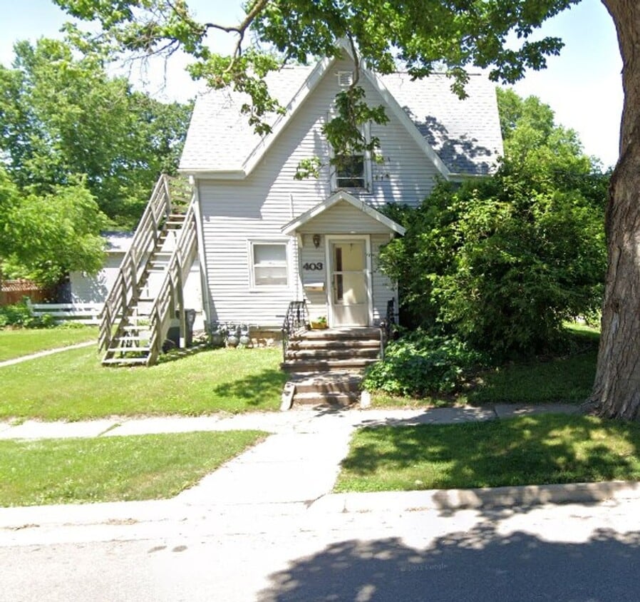 Primary Photo - 1 Bedroom, 1 bathroom apartment in great C...