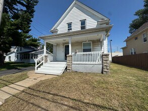Building Photo - 1537 24th Ave