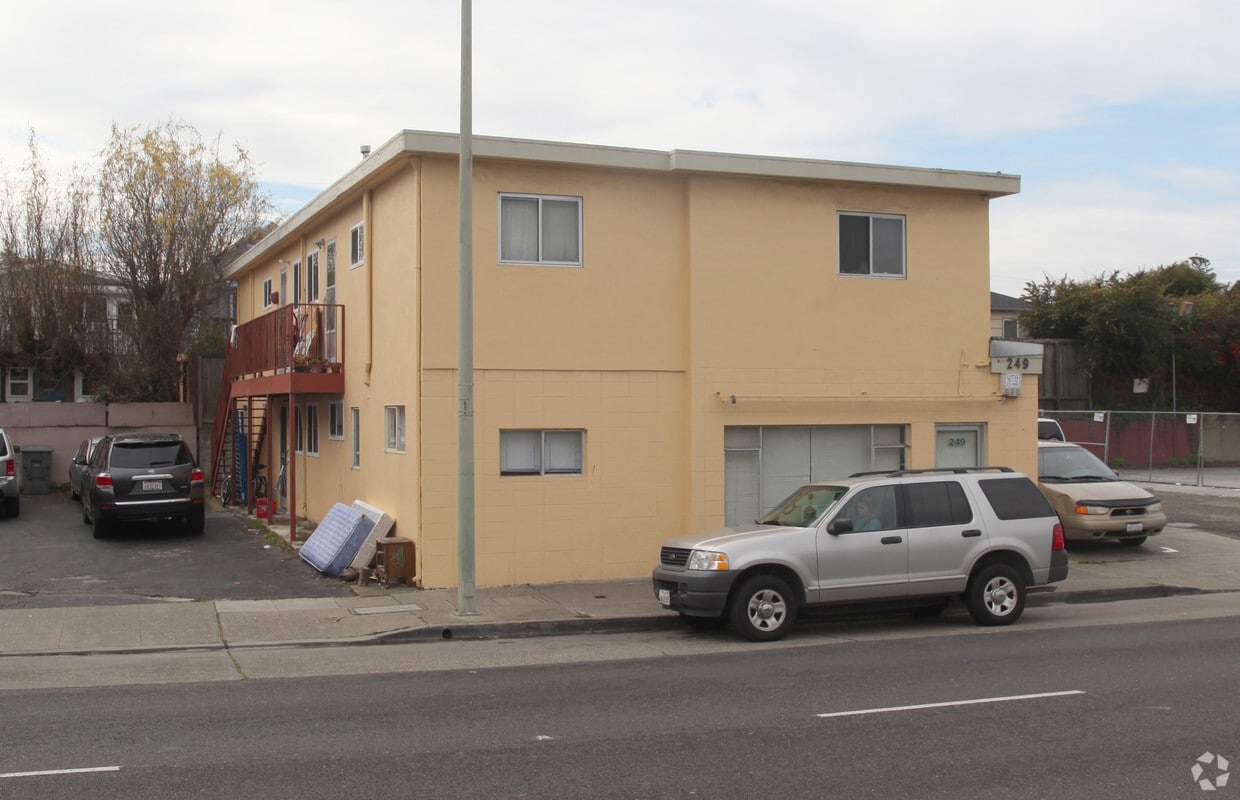 Building Photo - 249 El Camino Real