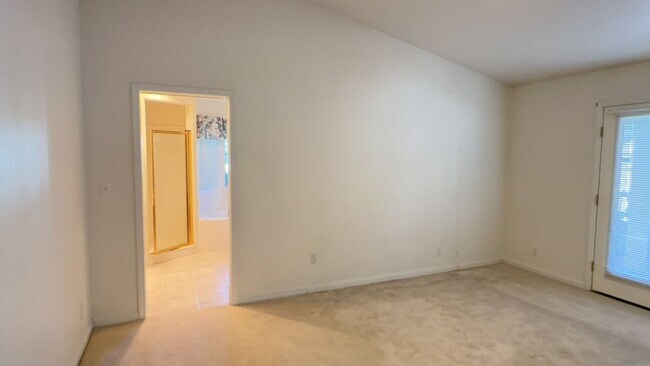 Building Photo - Charming Corner Lot Home in Bloomington Hi...