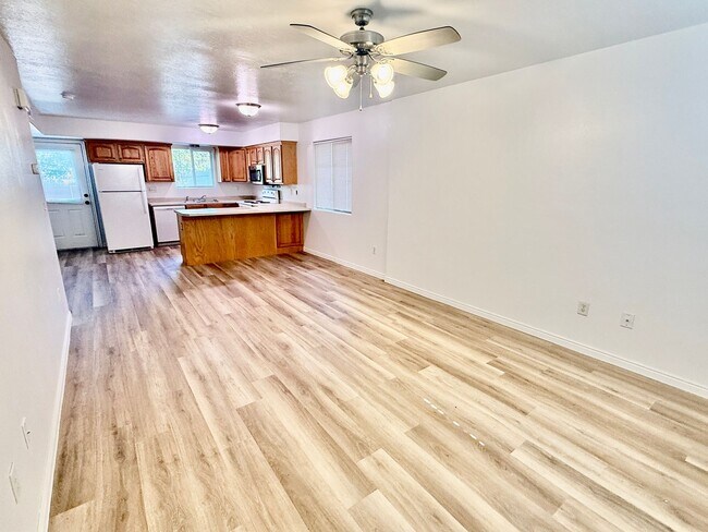 Foto del edificio - 3 Bedroom/ 2.5 Bath Townhome in Hawk Hollow