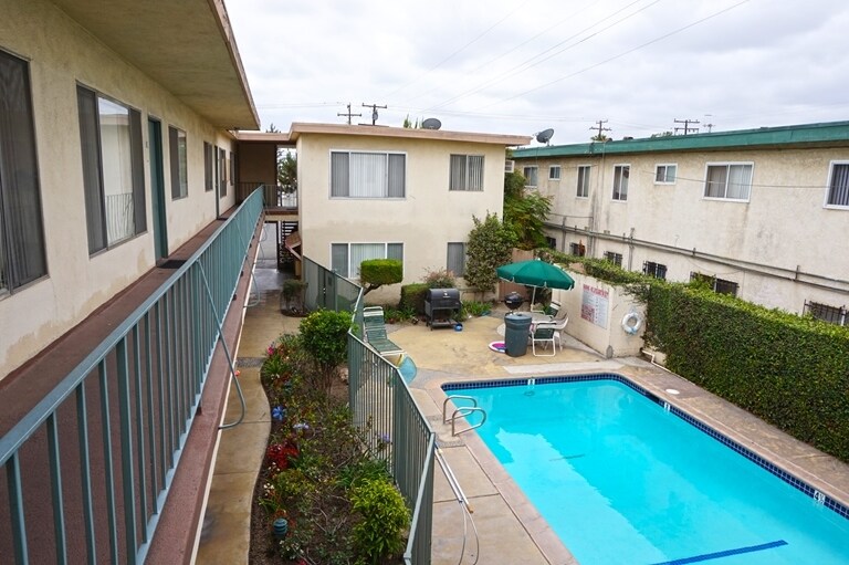 Foto del edificio - 9319 Washburn Rd