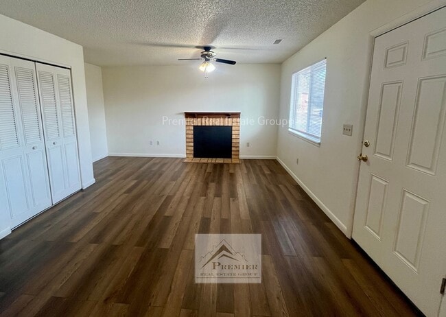 Foto del edificio - 1015 Western Dr