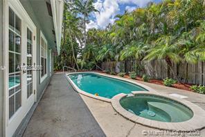 Foto del edificio - 1084 Raintree Ln
