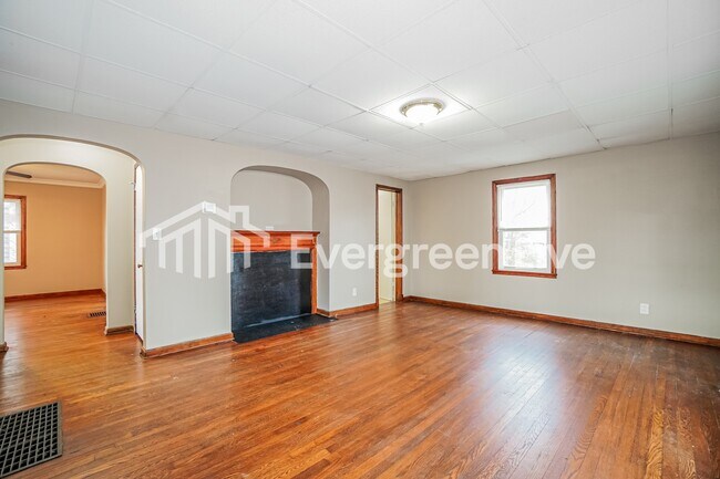 Foto del edificio - 1714 Bide A Wee Park Ave