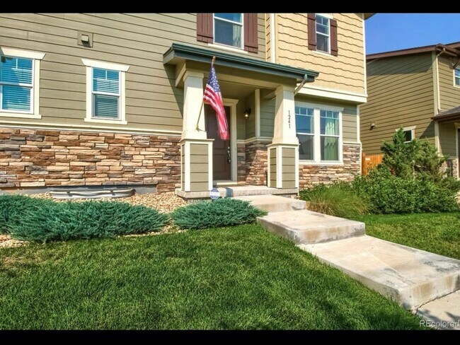 Building Photo - 2 Bedroom Townhome in Denver