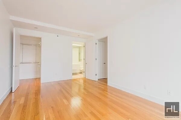 Foto del edificio - Apartment with Balcony