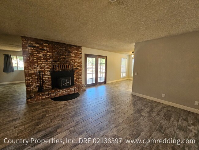 Foto del edificio - 12183 Dry Creek Rd