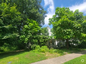 Building Photo - 131 Lee Ave