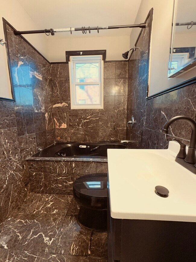 Foto del edificio - 2711 Shirey Ave