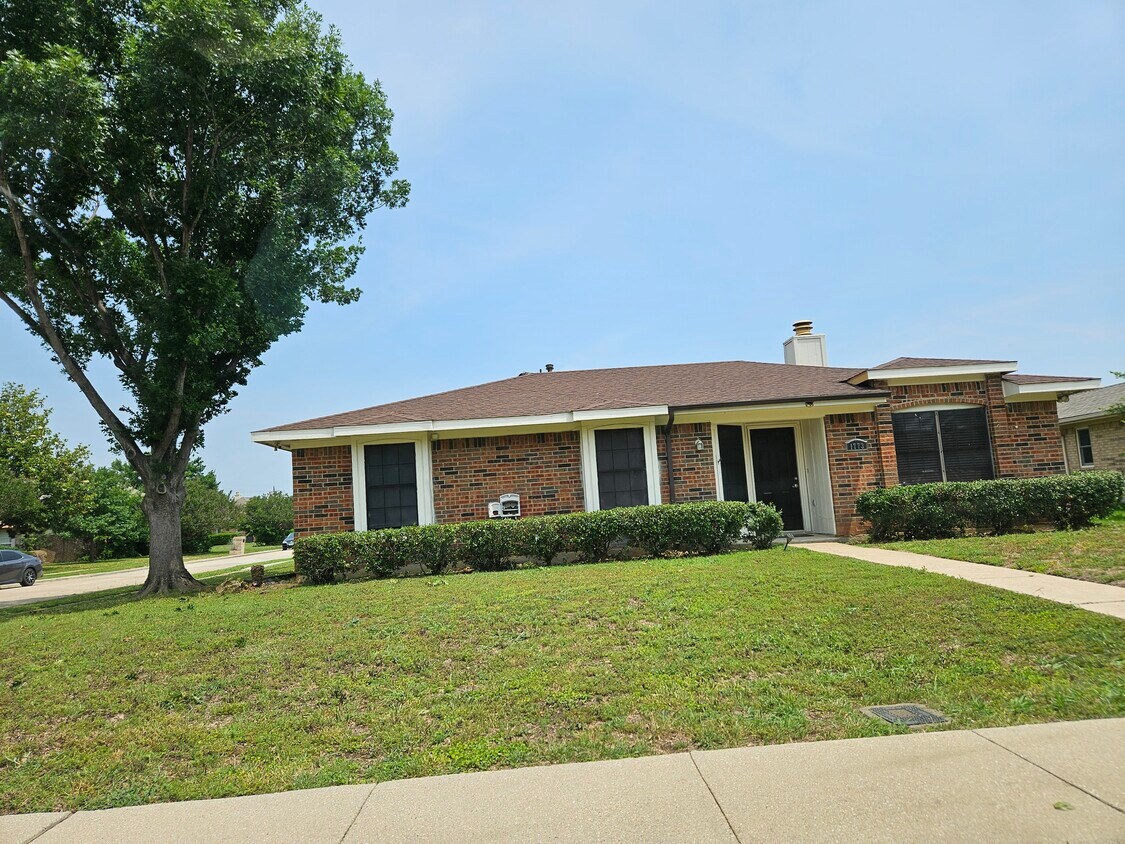 Photo - 1773 Glencairn Ln (Lewisville, TX)