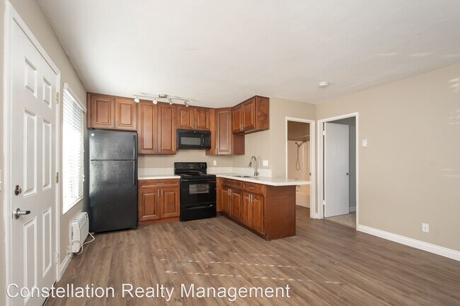 Building Photo - 1 br, 1 bath Apartment - 3675-3773 King St...